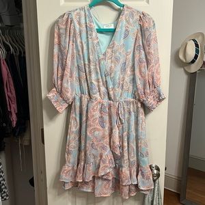 Flowy Dress with sleeves
